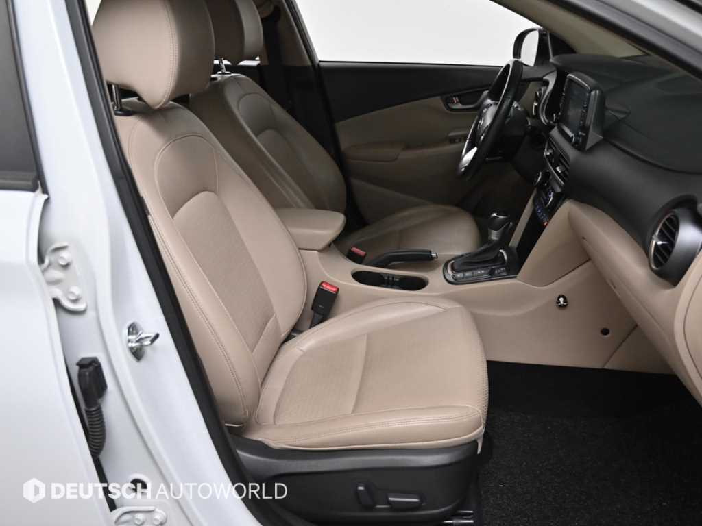 HYUNDAI Kona - Vista 10