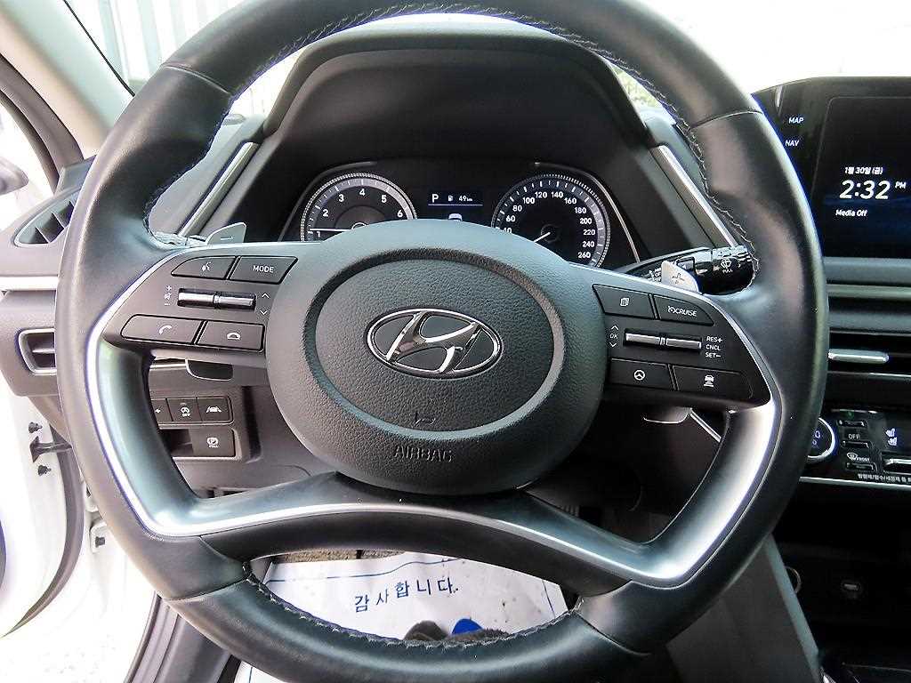 HYUNDAI Sonata - Vista 8