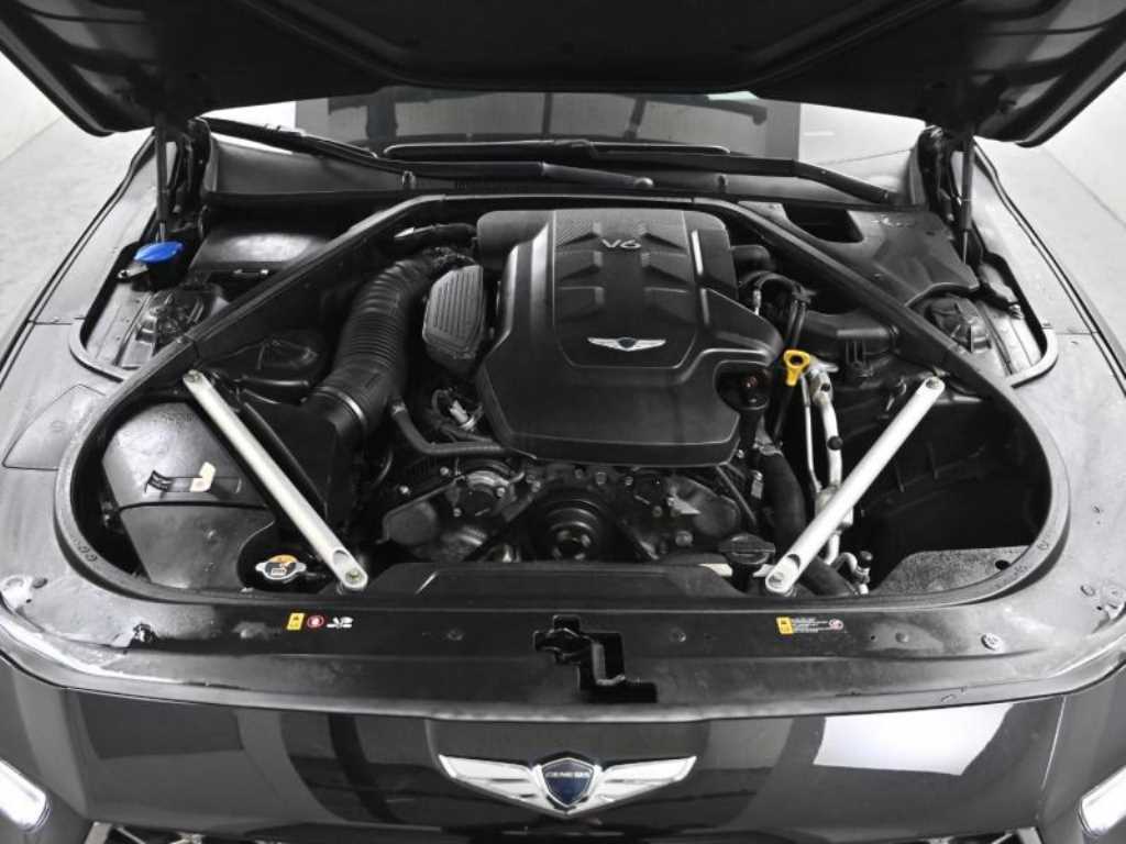 Genesis G90 - Vista 7