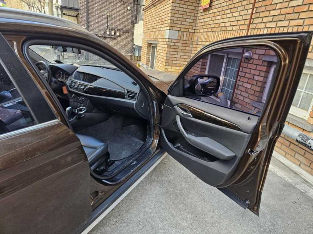 BMW X1 2011 Café - Importación desde Corea - HF Imports Iquique - Foto 17