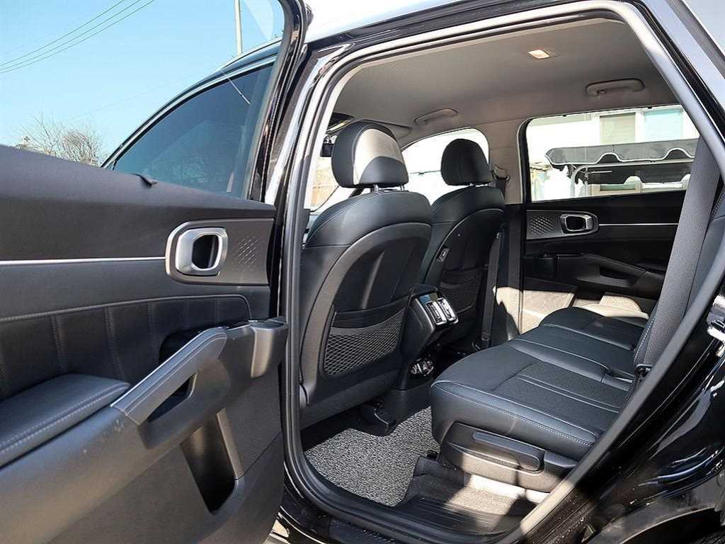 KIA Sorento - Vista 8