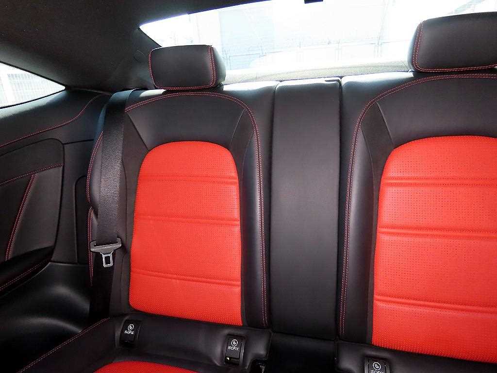 Mercedes Benz C Class 2018 Negro - Importación desde Corea - HF Imports Iquique - Foto 16