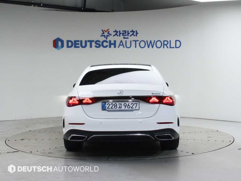 Mercedes Benz E class - Vista 4