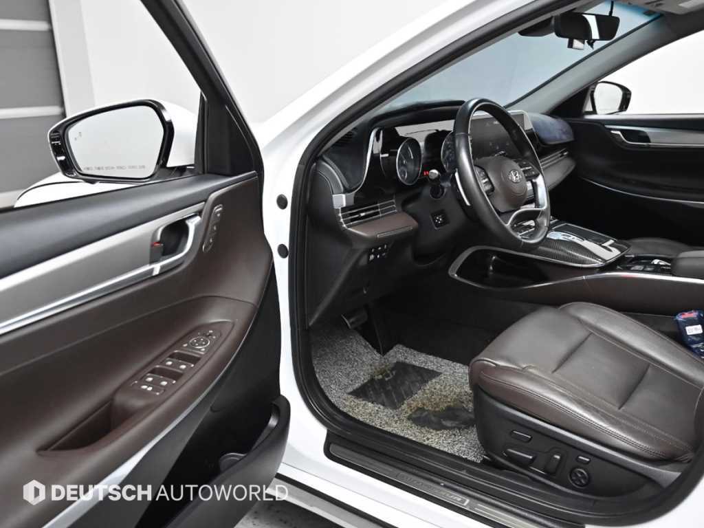 HYUNDAI Grandeur - Vista 11