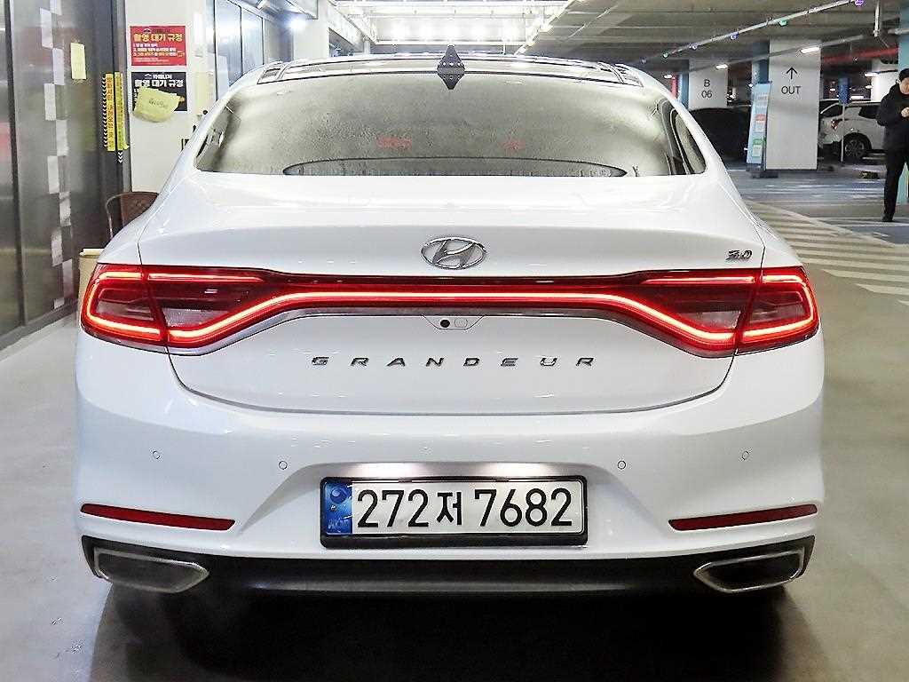 HYUNDAI Grandeur - Vista 5