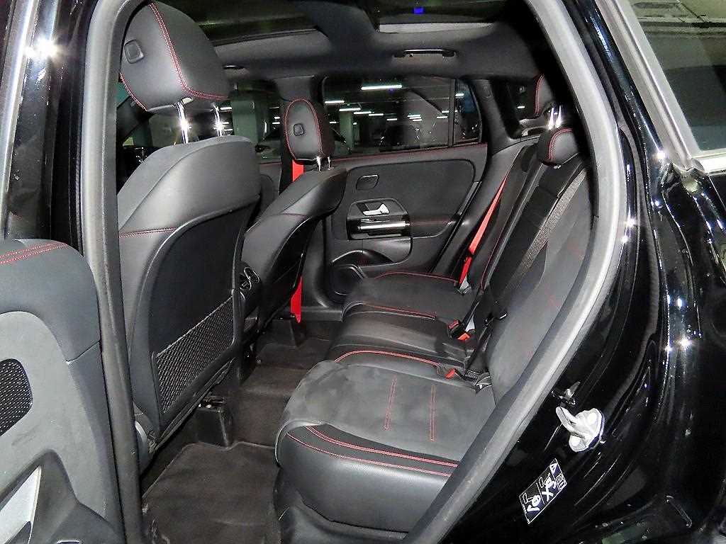 Mercedes Benz GLA Class - Vista 7