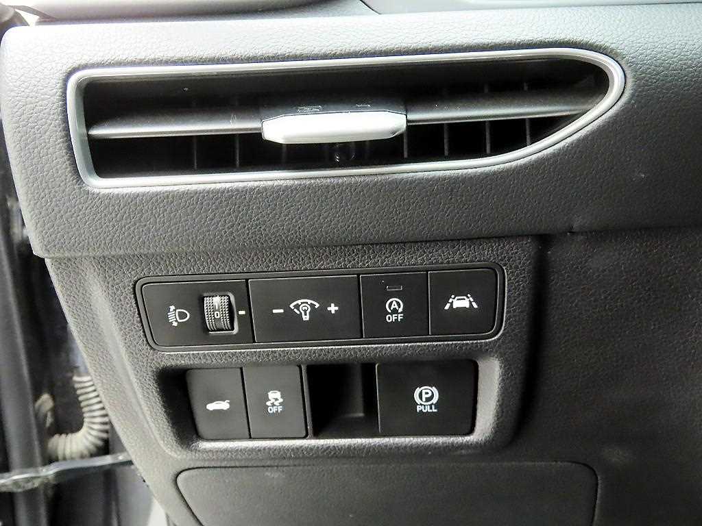 HYUNDAI Sonata - Vista 12