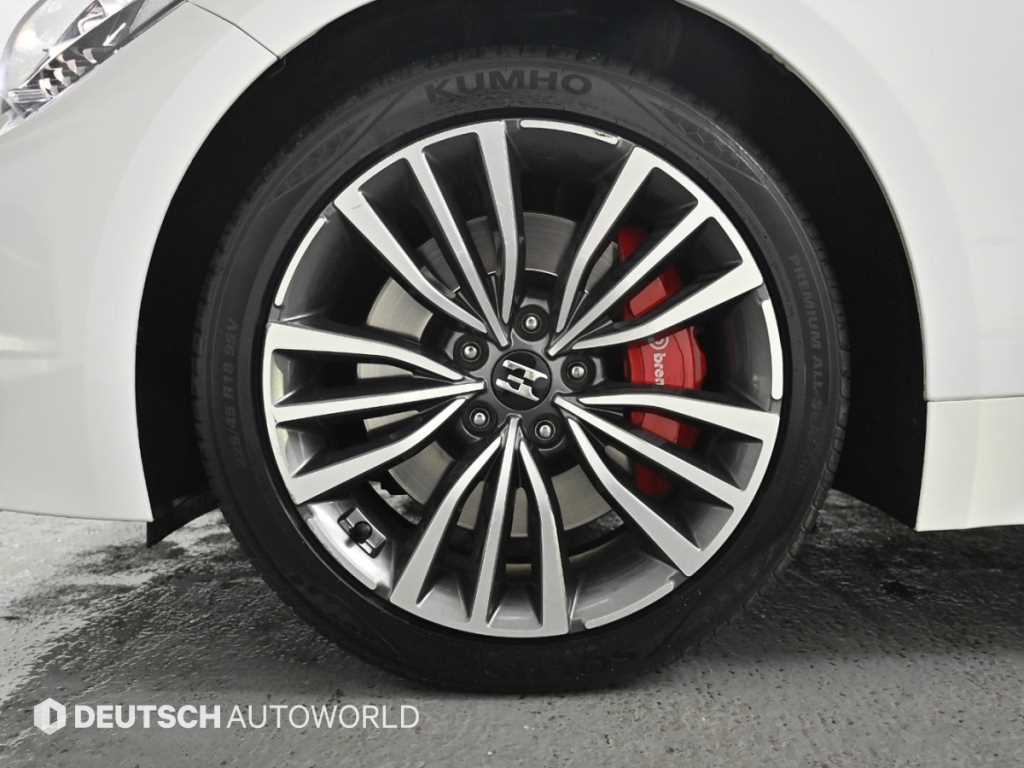 KIA Stinger - Vista 5