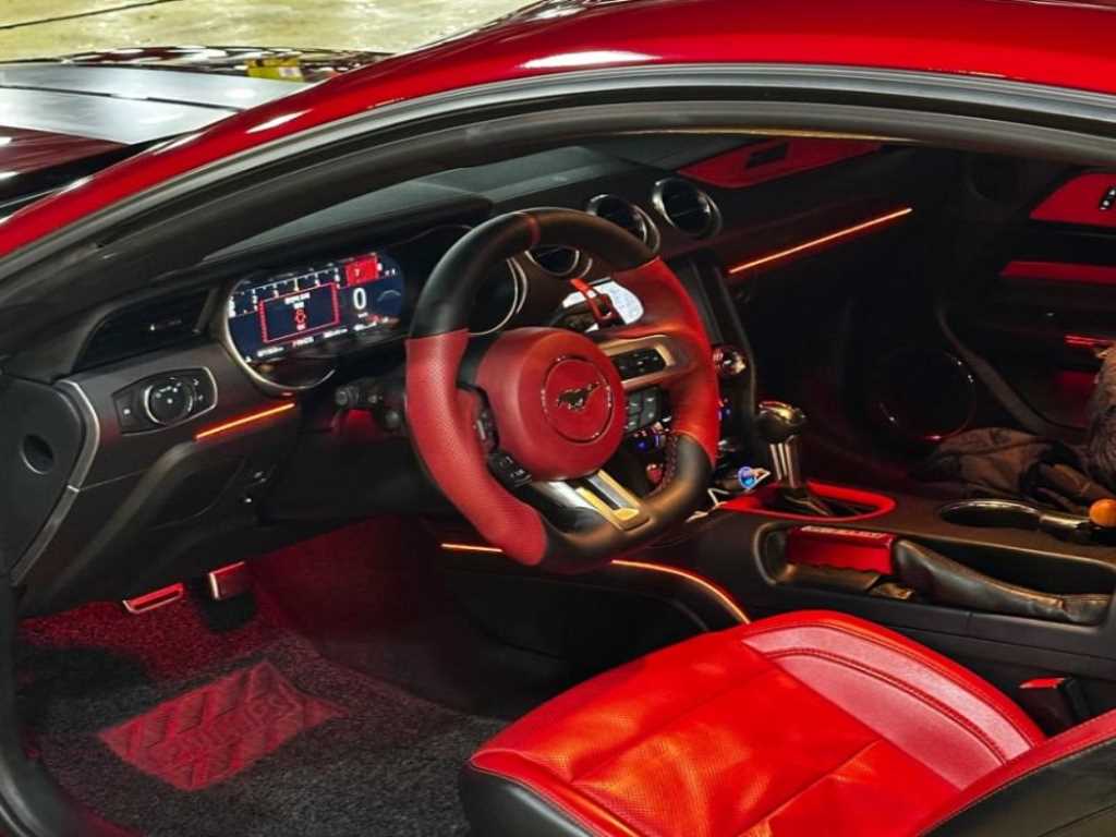 Ford Mustang - Vista 4