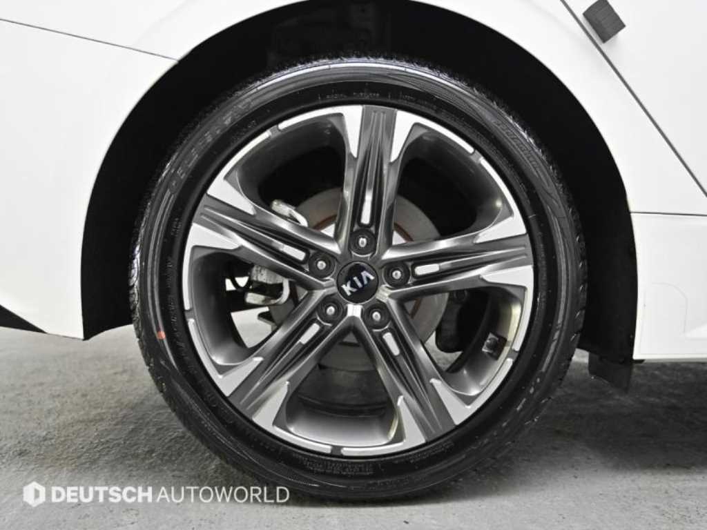 KIA K5 - Vista 5