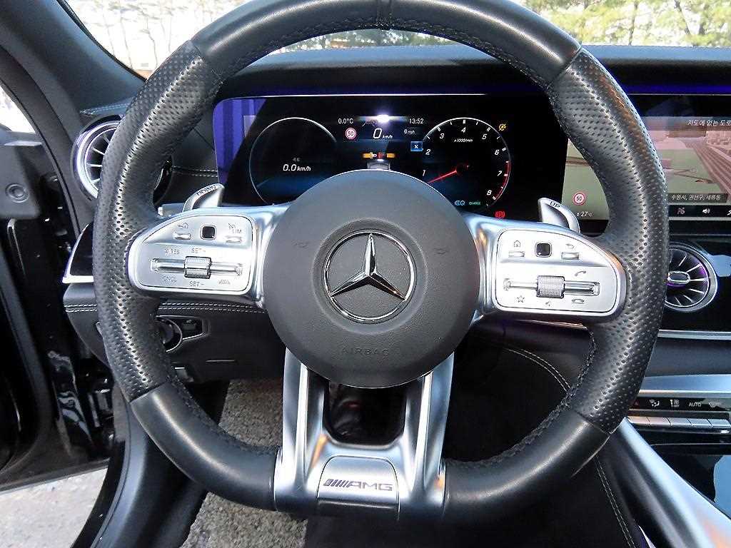 Mercedes Benz AMG GT - Vista 8