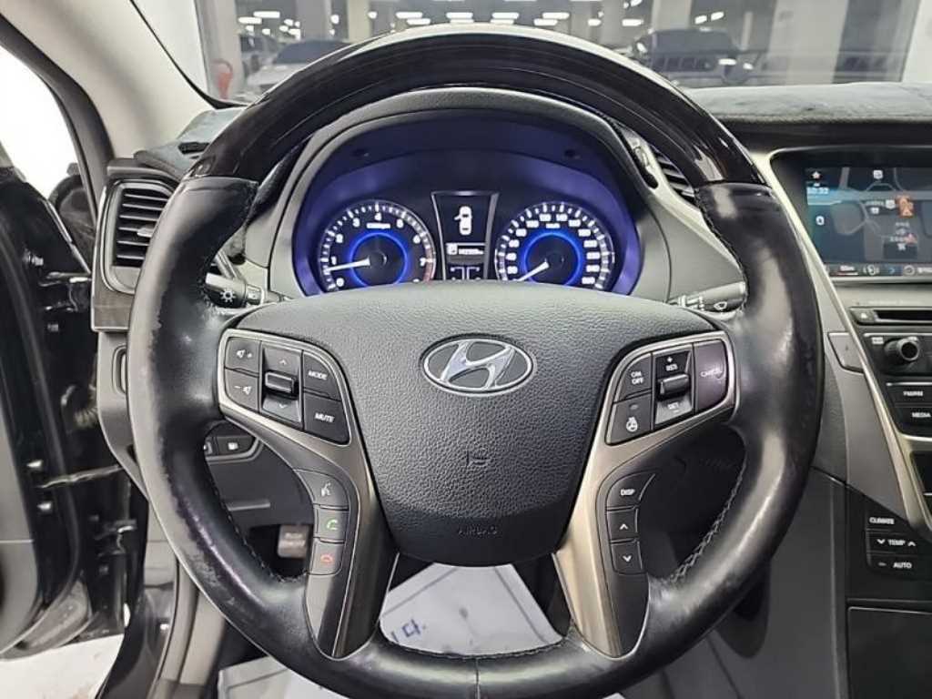 HYUNDAI Grandeur - Vista 9