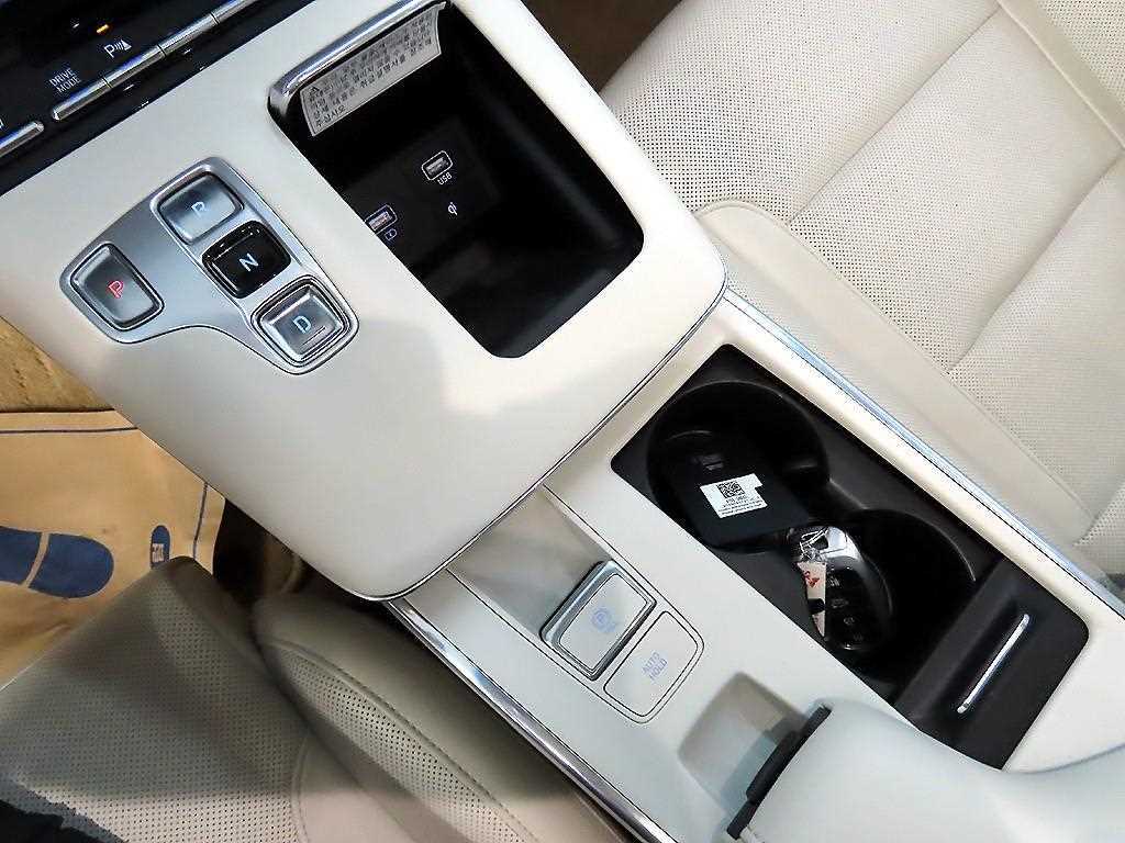 HYUNDAI Grandeur - Vista 10