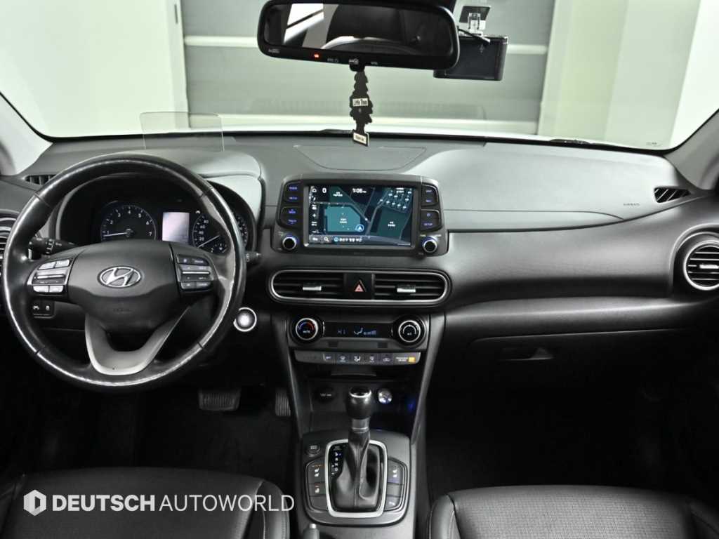 HYUNDAI Kona - Vista 7