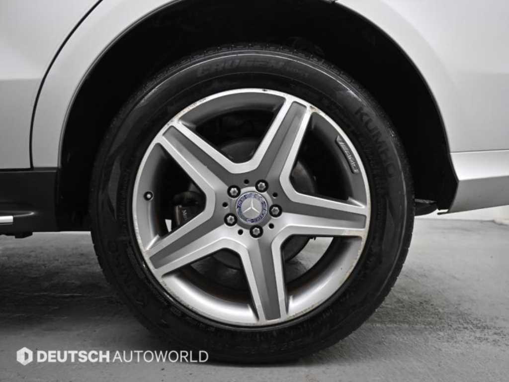 Mercedes Benz GLE Class - Vista 5