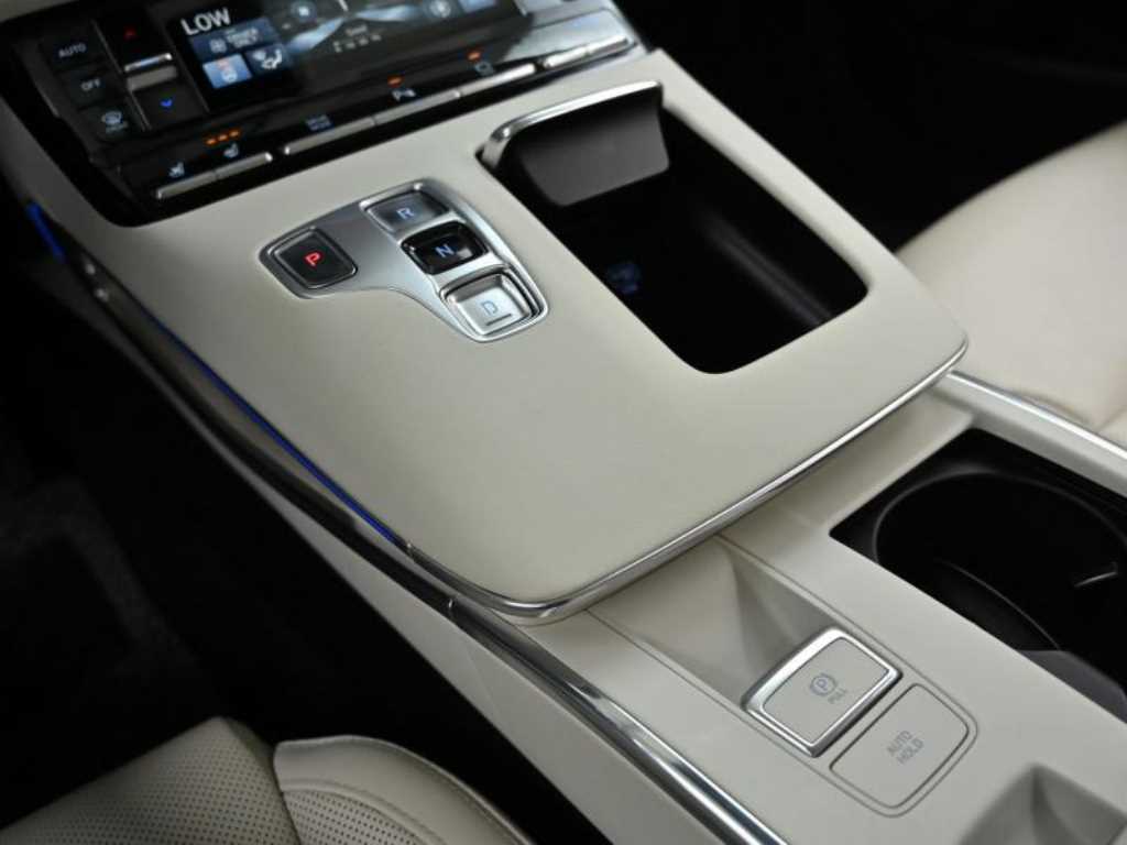 HYUNDAI Grandeur - Vista 9