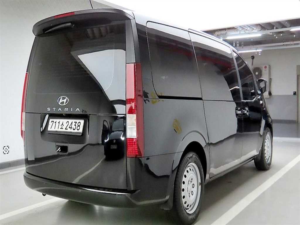 HYUNDAI Staria - Vista 4