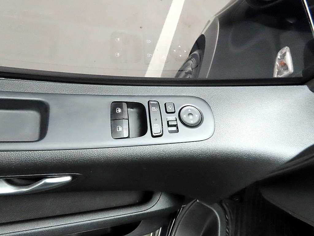 HYUNDAI Staria - Vista 11