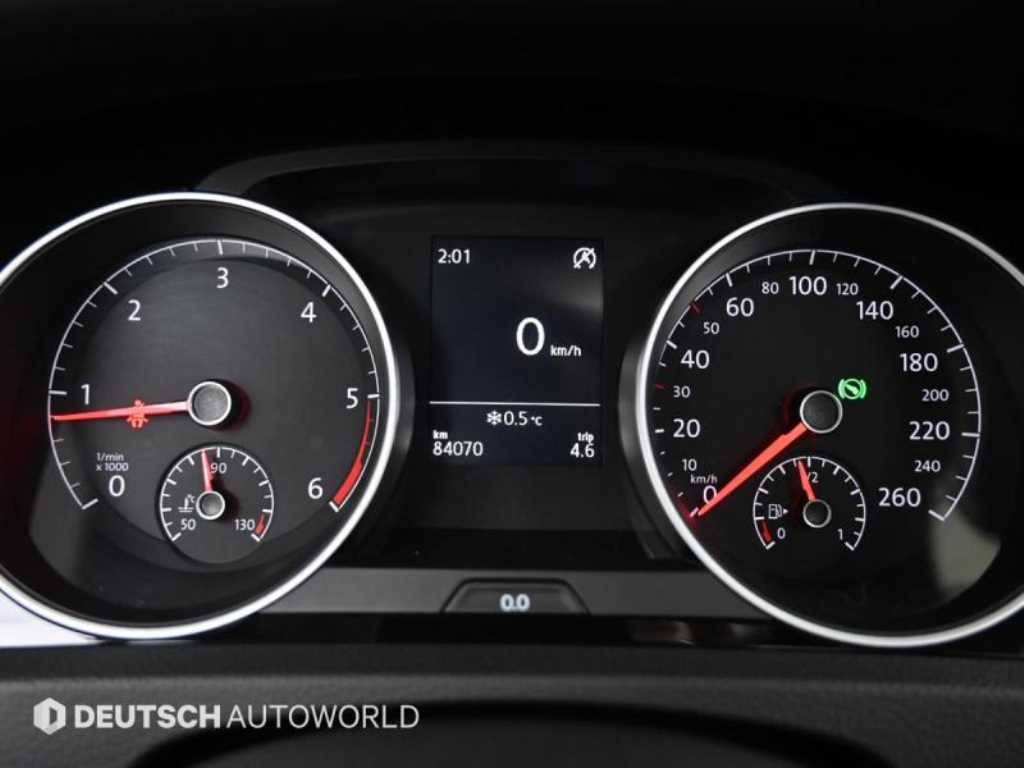 Volkswagen Golf - Vista 8