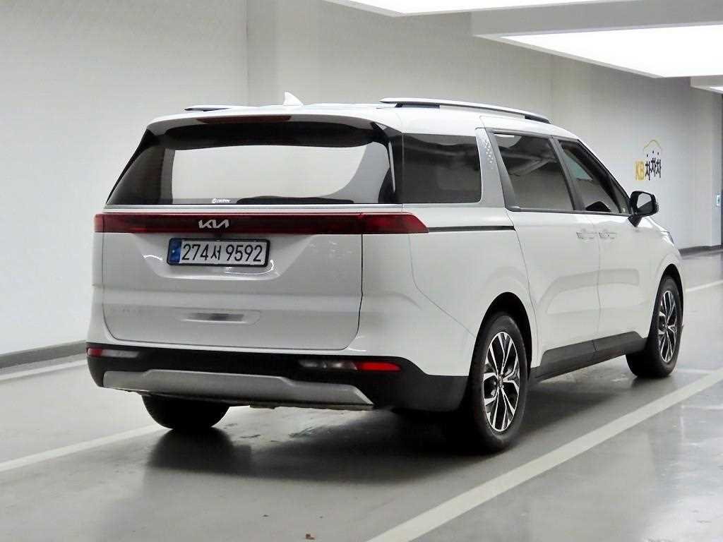 KIA Carnival - Vista 4