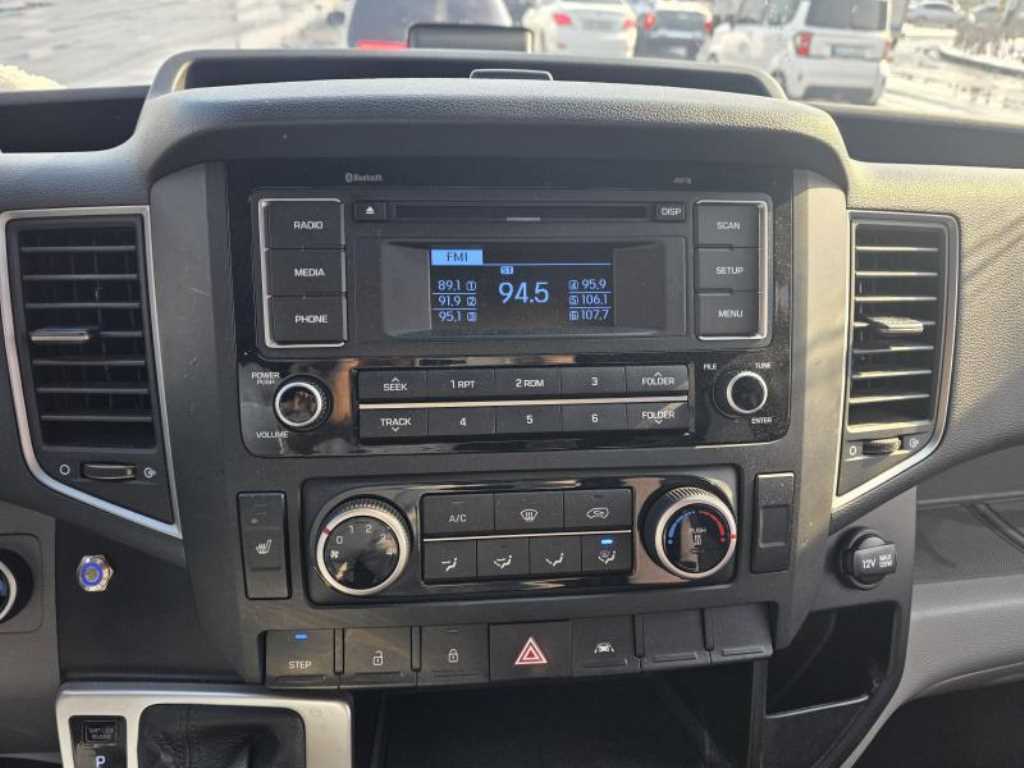 HYUNDAI Solati - Vista 8