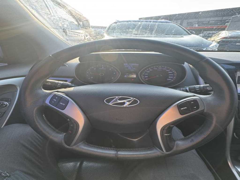 HYUNDAI i30 - Vista 5