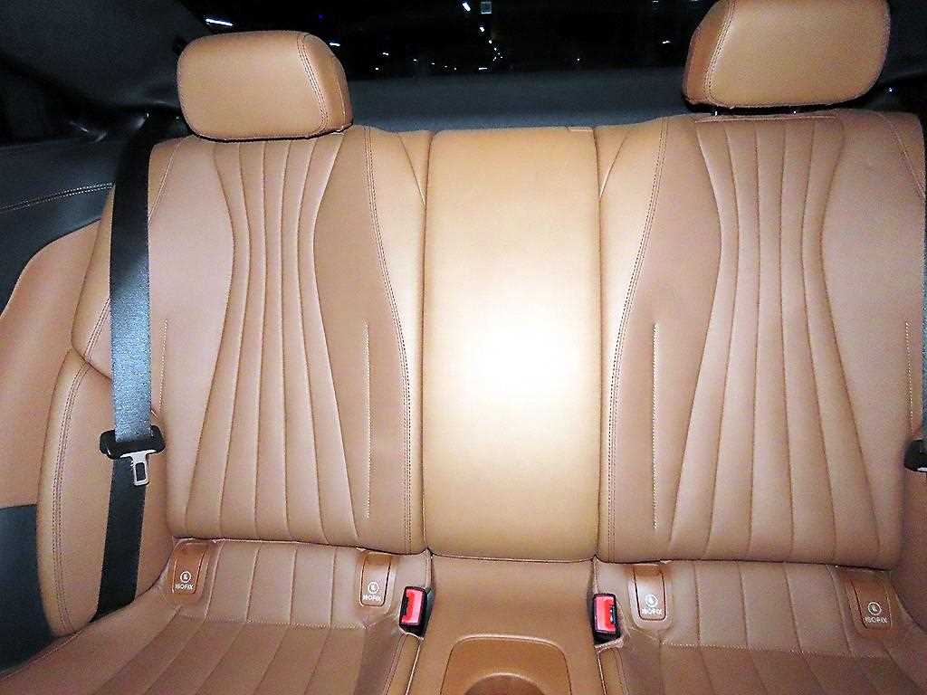 Mercedes Benz E class - Vista 7