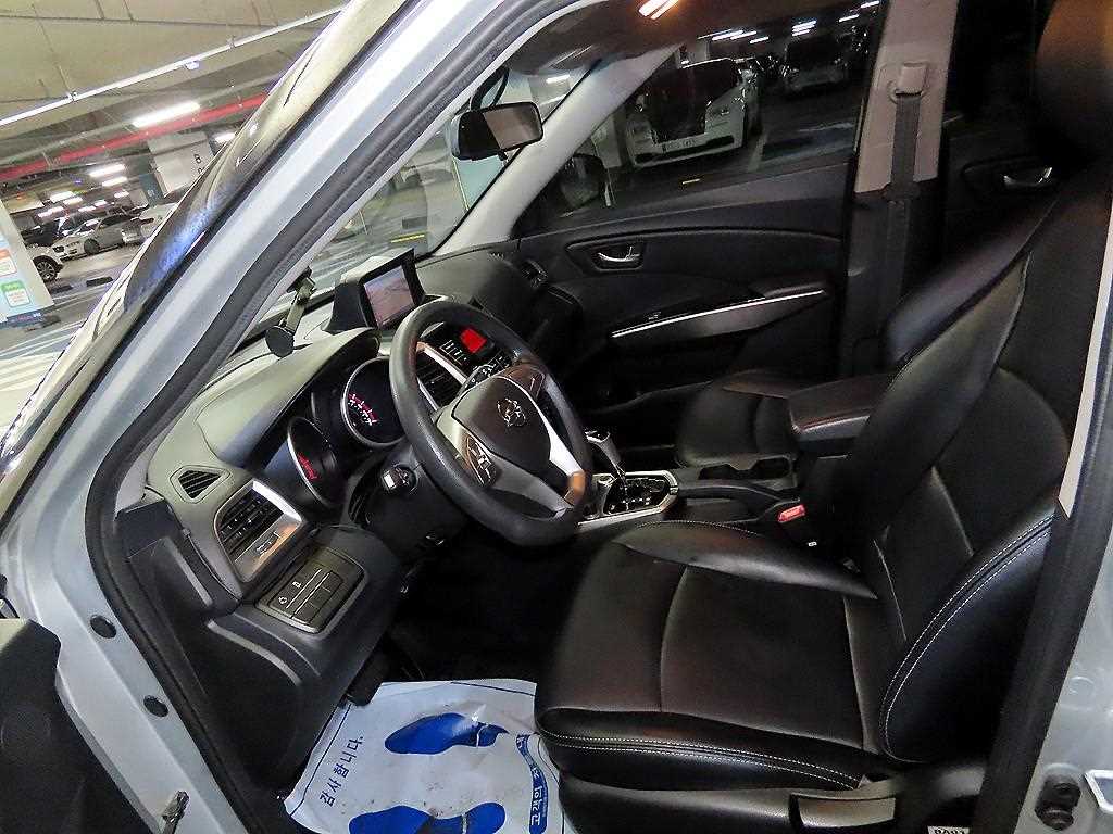 Ssangyong Tivoli - Vista 6