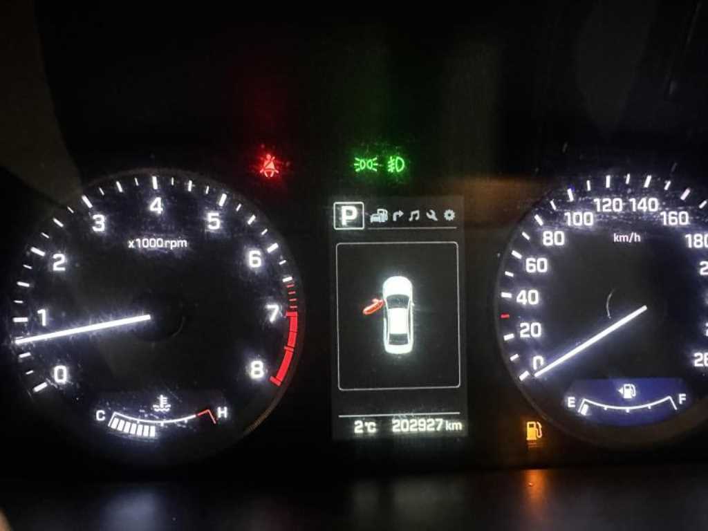 HYUNDAI Sonata - Vista 3