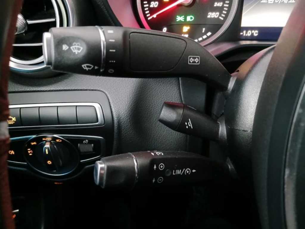 Mercedes Benz GLC Class - Vista 10