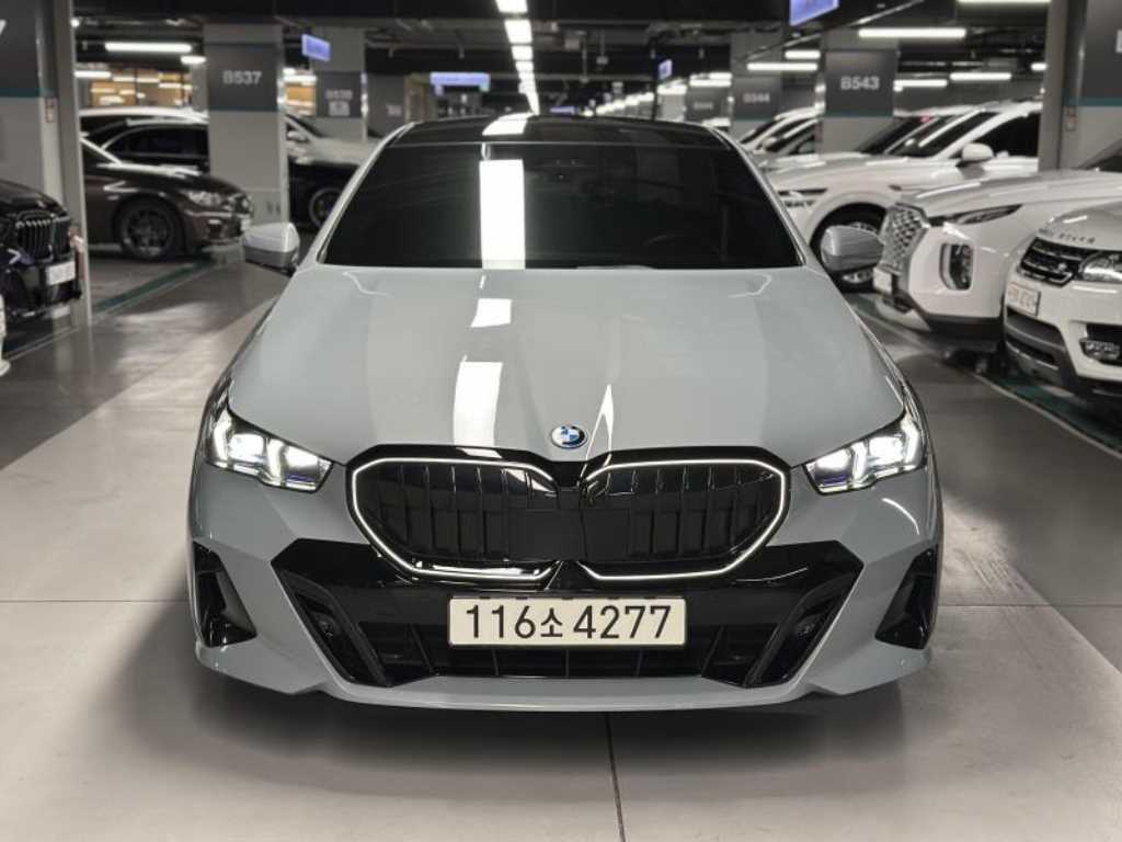BMW 5 Series 2024 Gris - Importación desde Corea - HF Imports Iquique - Foto 1