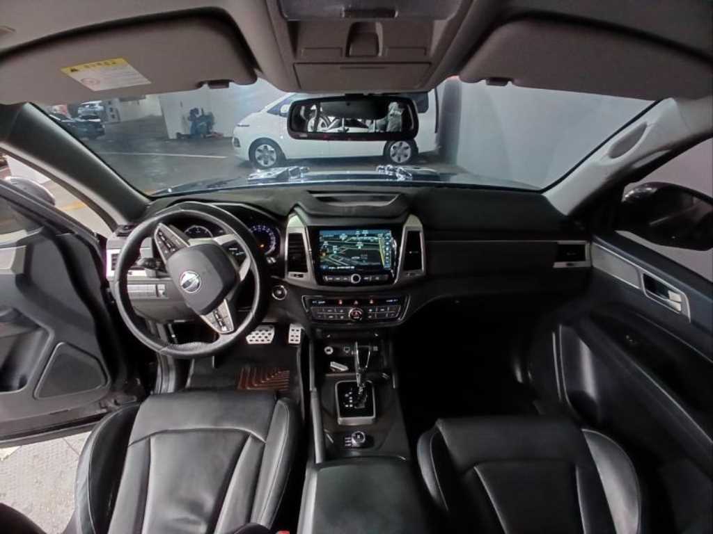 Ssangyong Rexton - Vista 6