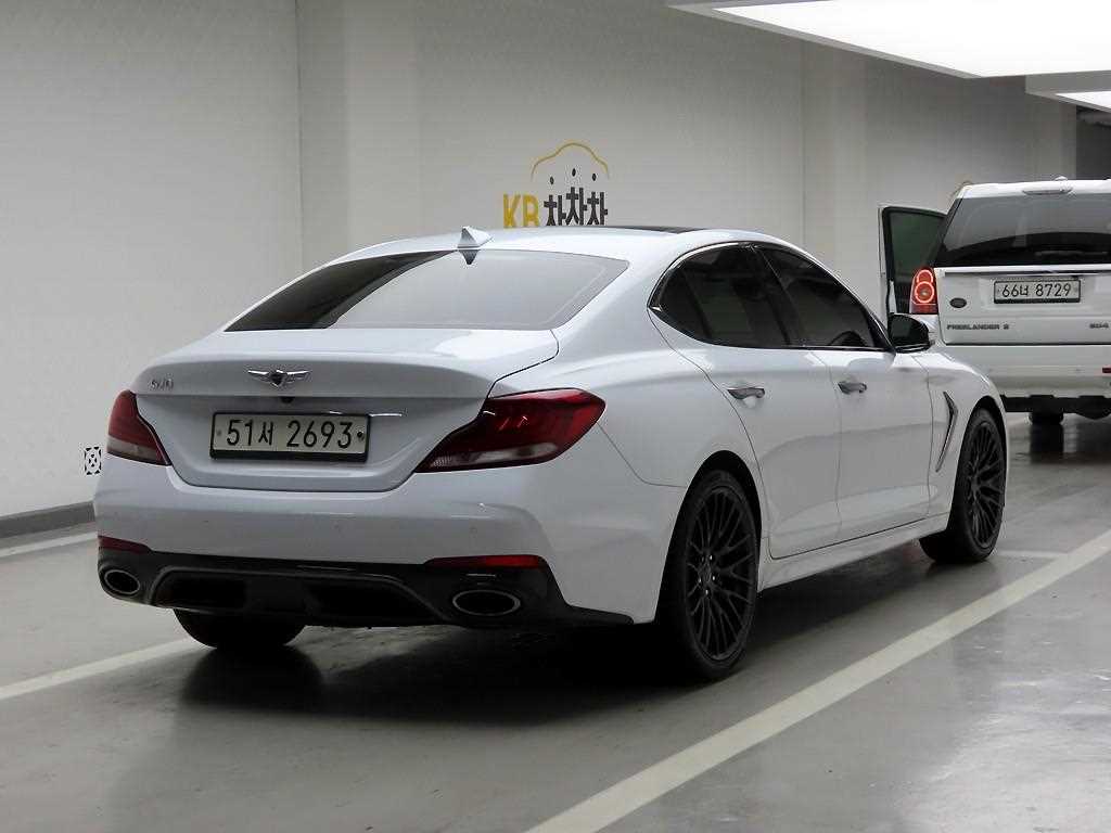 Genesis G70 - Vista 4