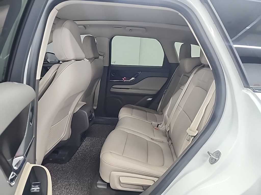 Lincoln Corsair - Vista 12