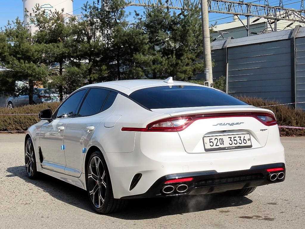 KIA Stinger - Vista 3