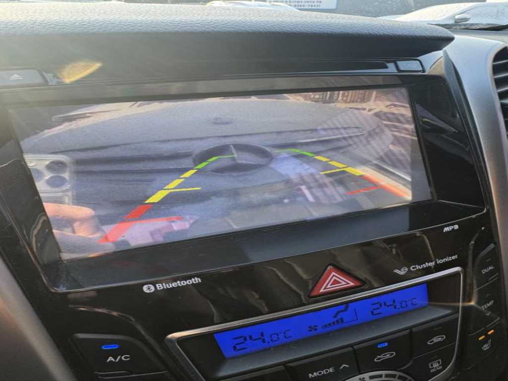 HYUNDAI i30 - Vista 7