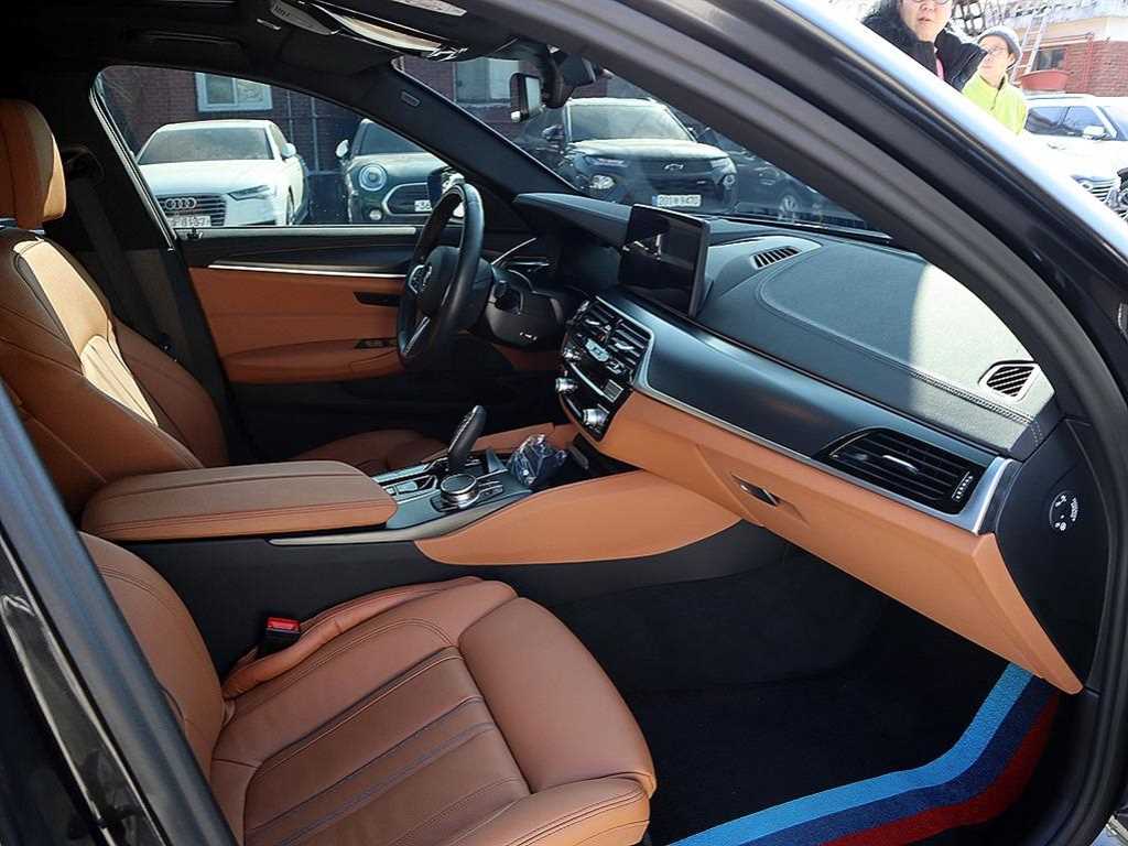 BMW 5 Series 2022 Negro - Importación desde Corea - HF Imports Iquique - Foto 13