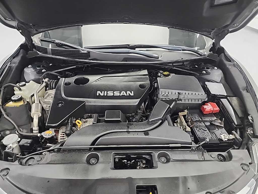 Nissan Altima - Vista 5