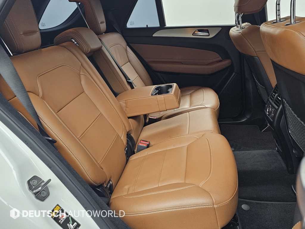 Mercedes Benz GLE Class - Vista 12