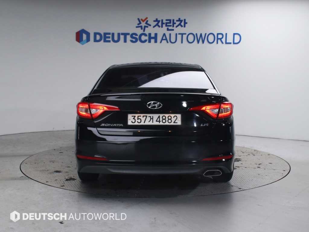 HYUNDAI Sonata - Vista 4