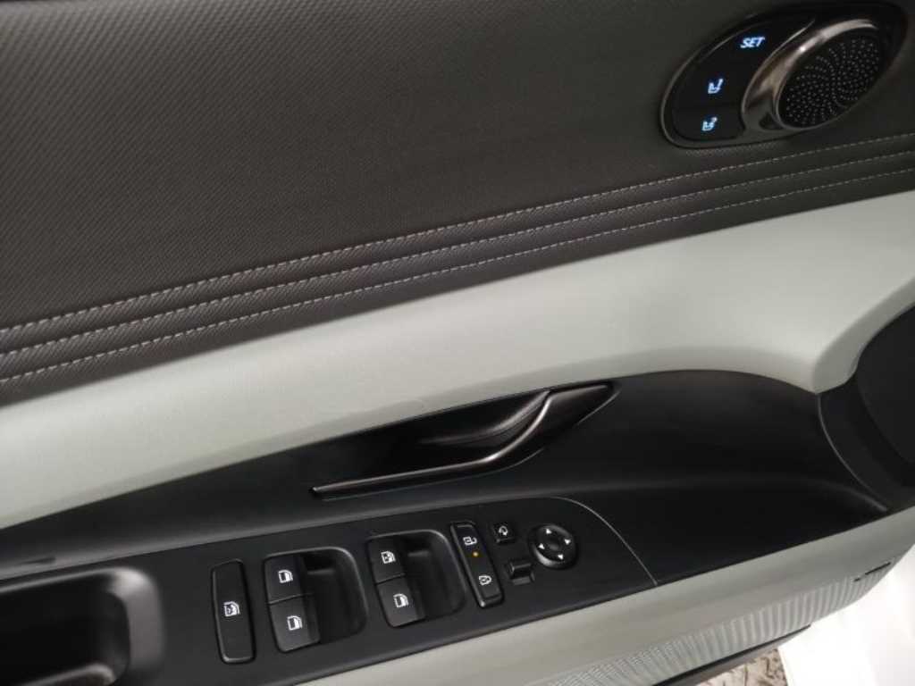 HYUNDAI Avante - Vista 11