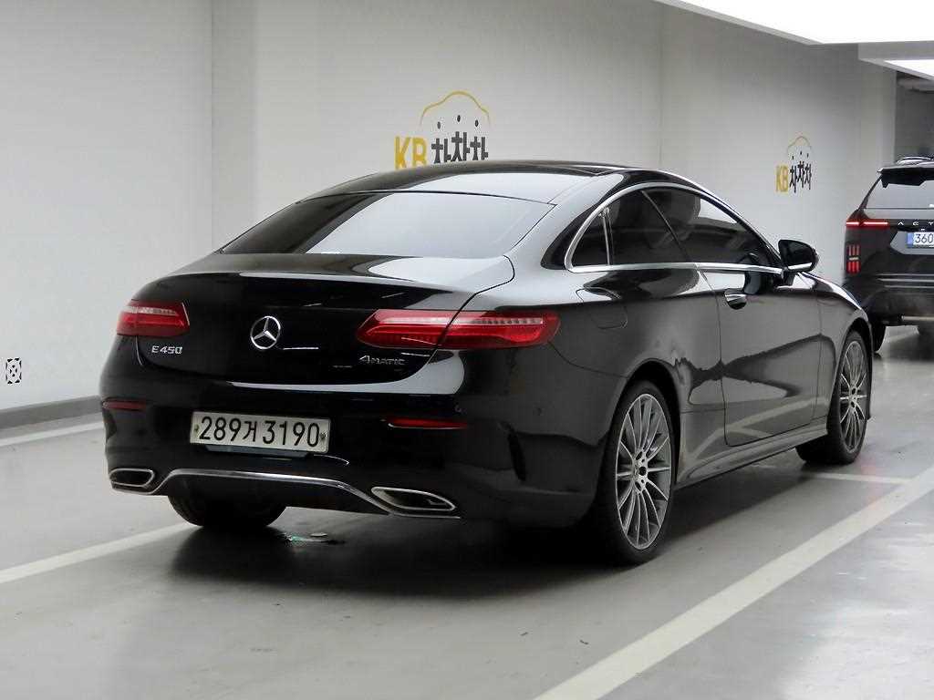 Mercedes Benz E class - Vista 4