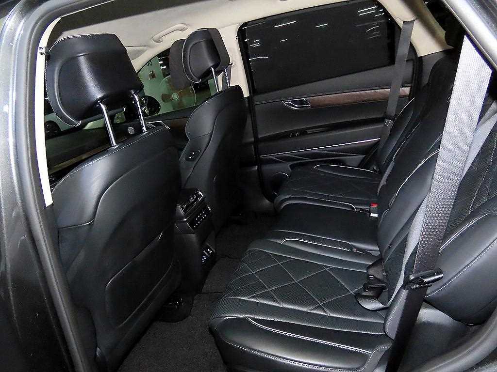 Genesis GV80 - Vista 7