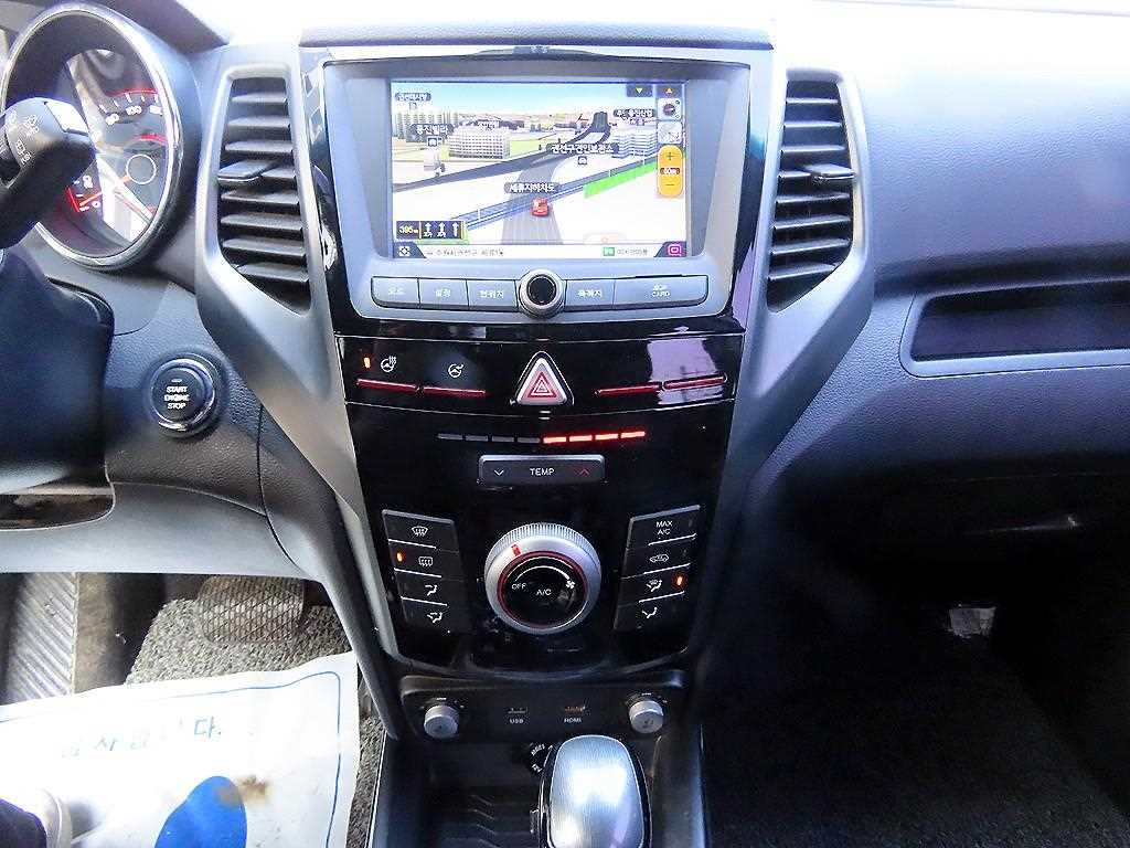 Ssangyong Tivoli 2018 Blanco - Importación desde Corea - HF Imports Iquique - Foto 13