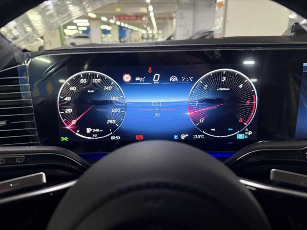 Mercedes Benz GLS Class - Vista 12