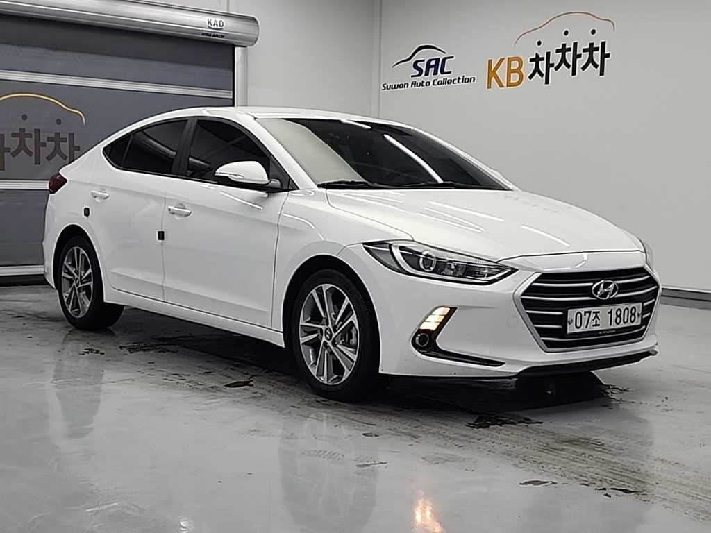 HYUNDAI Avante - Vista 4