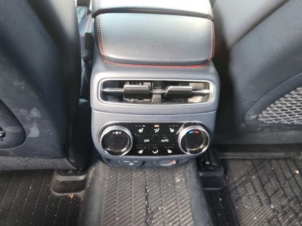 Genesis GV70 - Vista 10