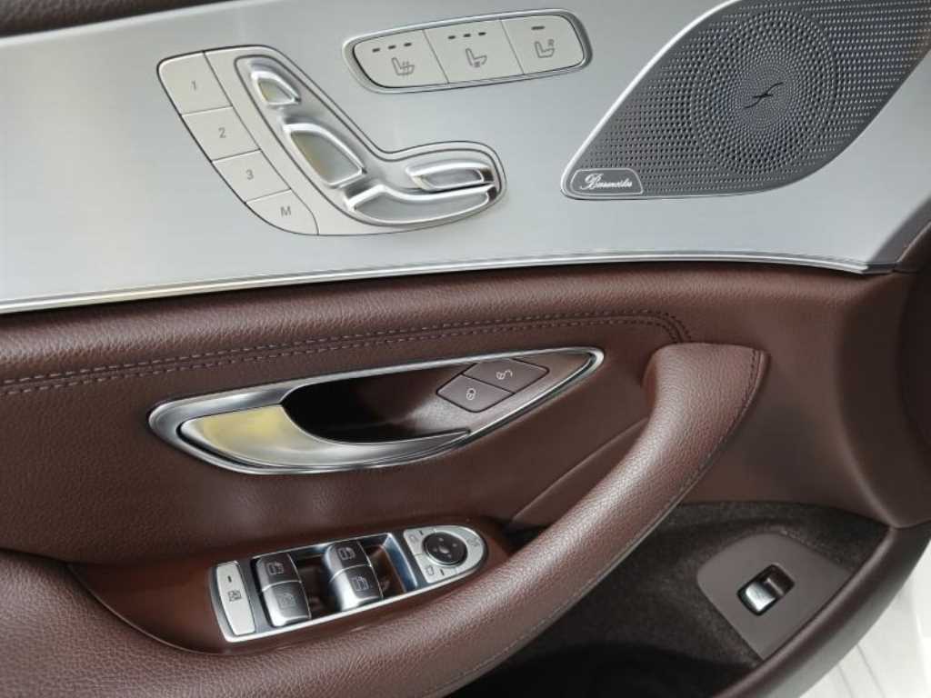 Mercedes Benz CLS Class - Vista 9