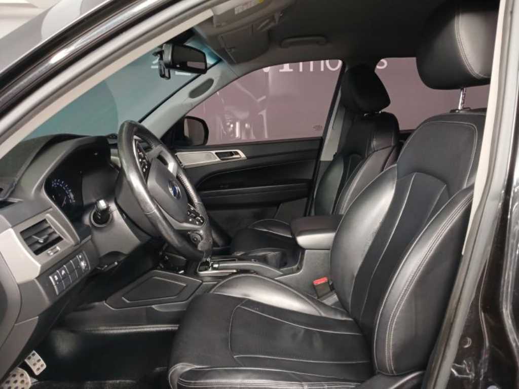 Ssangyong Rexton - Vista 7