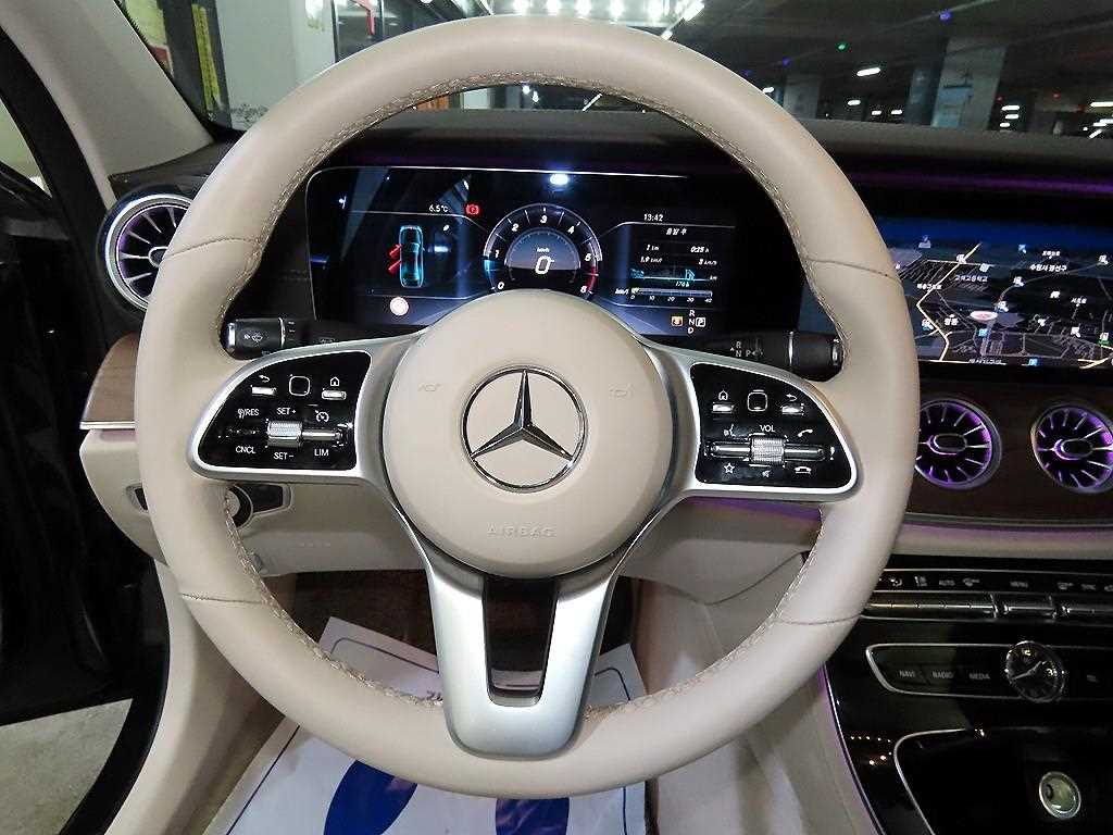 Mercedes Benz E class - Vista 9